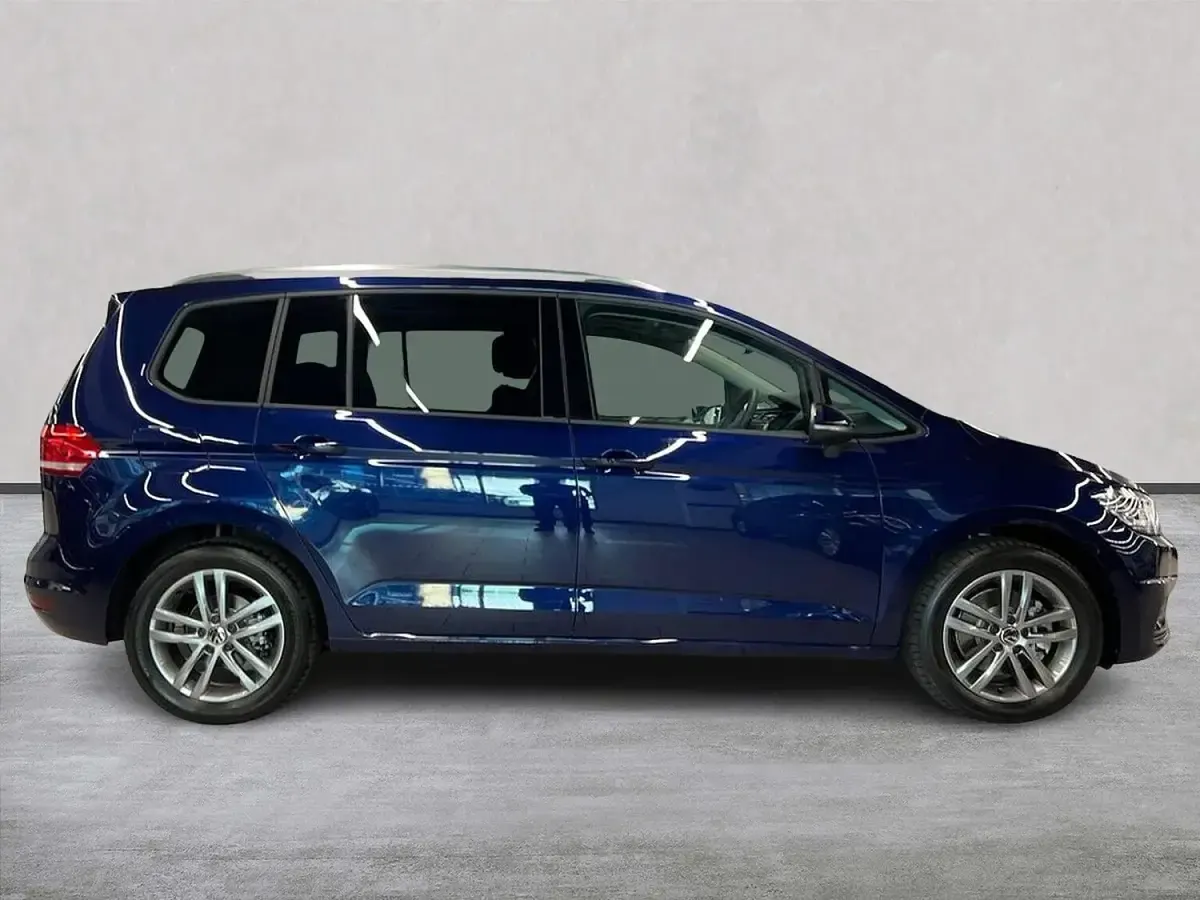 New VW Touran Match 150 HP (110 kW) 2025 Blue MPV