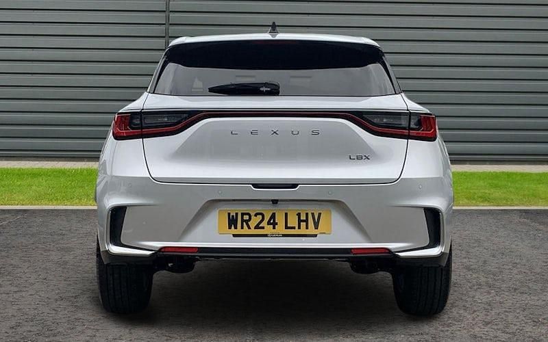 Second-hand Lexus LBX 136 CP (100 kW) 2026 SUV