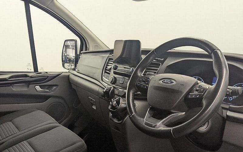 Used Ford Transit Custom Limited 131 HP (96 kW) 2022 White Van