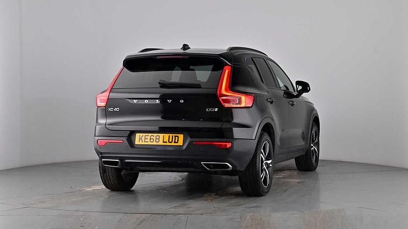 Used Volvo XC40 R-Design 150 HP (110 kW) 2018 Black stone SUV