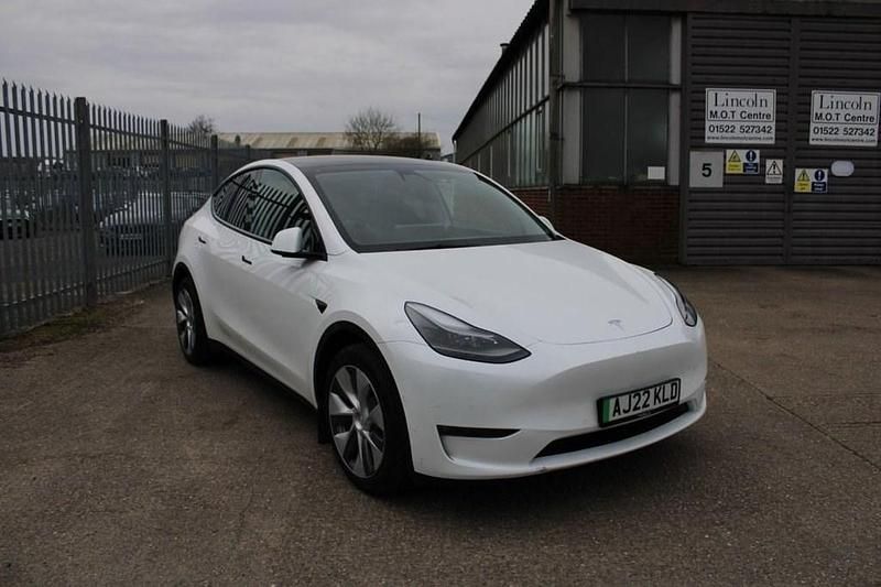 White Used 2022 Tesla Model Y Long Range AWD SUV | £29,995 - Image 1/4