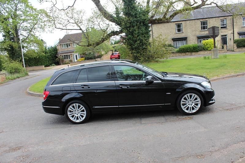 Begagnad Mercedes C250 Elegance 2011 Svart Kombi