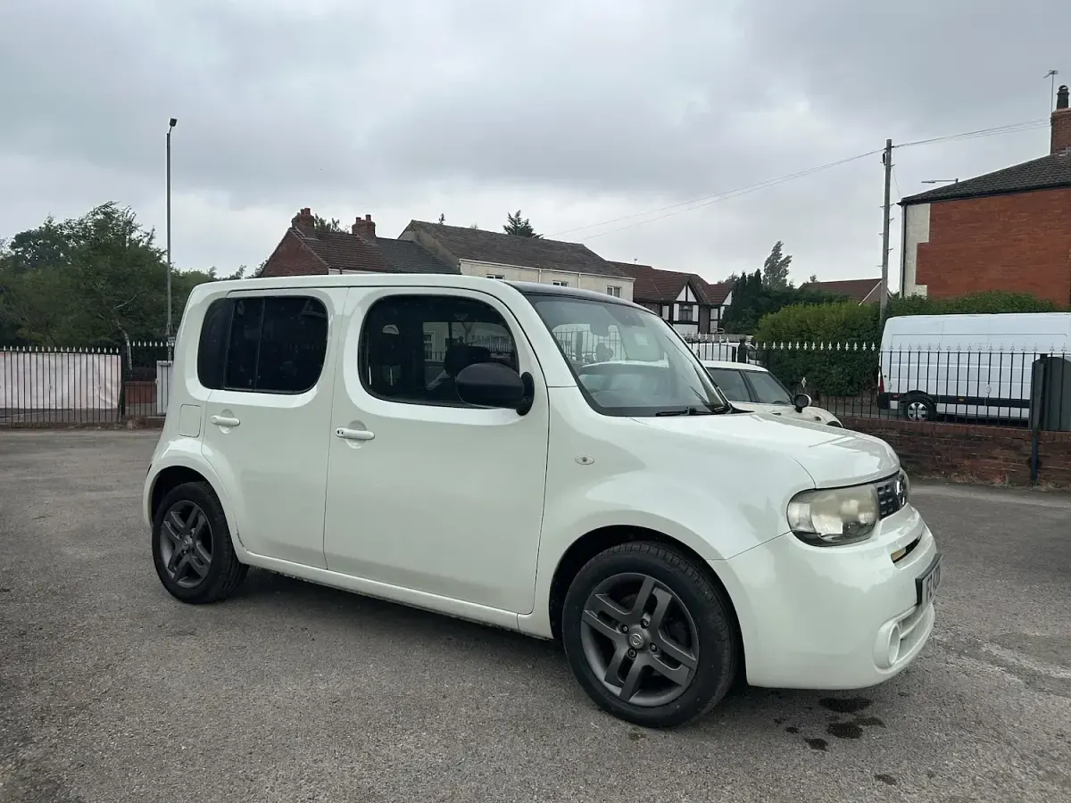 Used Nissan Cube 110 HP (80 kW) 2010 White Estate