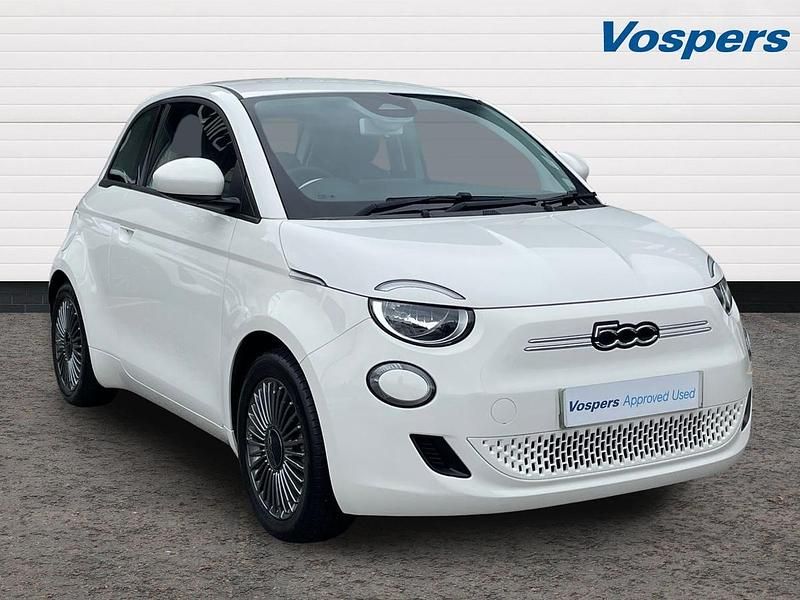 White Used 2022 Fiat 500e Icon Hatchback | £11,989 (Fair price) - Image 1/3