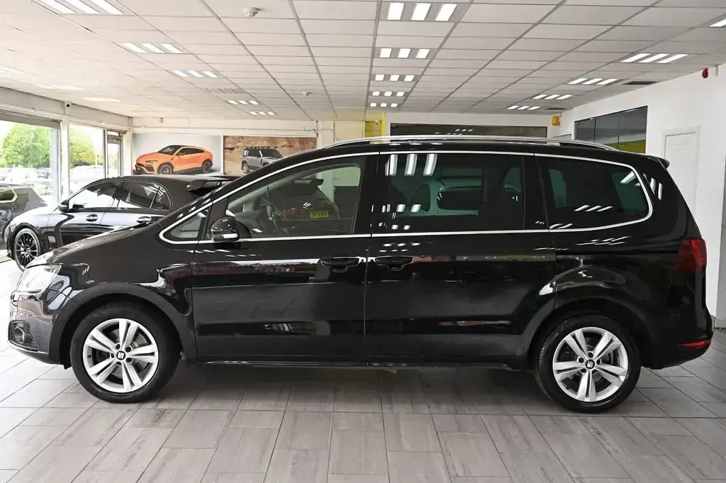 Usado Seat Alhambra Ecomotive 150 HP (110 kW) 2016 Preto Monovolume