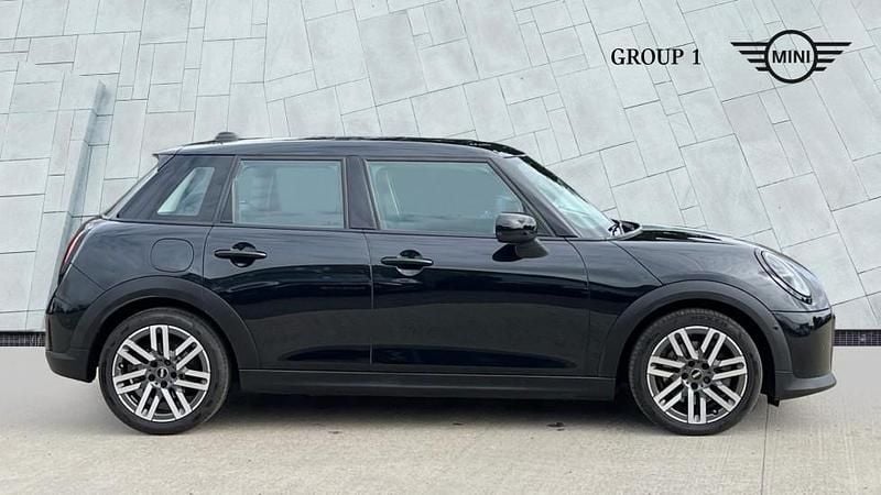 Used Mini Cooper Hatch 154 HP (113 kW) 2024 Black Hatchback