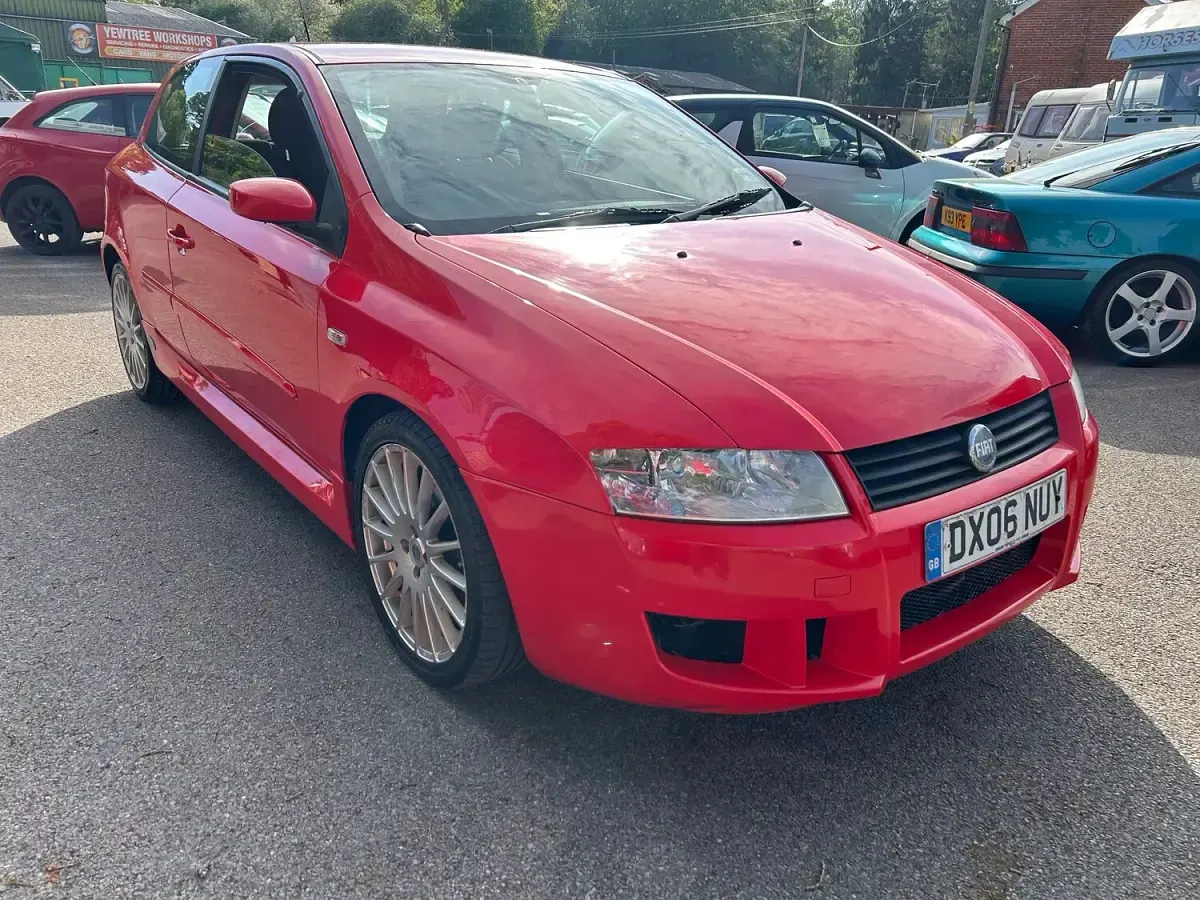 Used Fiat Stilo 170 HP (125 kW) 2006 Red Hatchback