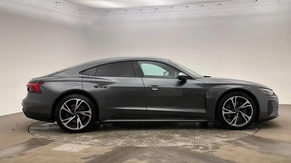 Used Audi e-tron GT quattro Comfort 389 kW (530 HP) 2023 Grey Sedan