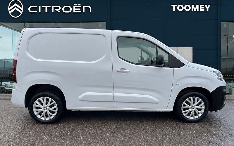 Used Citroën Berlingo 102 HP (75 kW) 2023 White MPV
