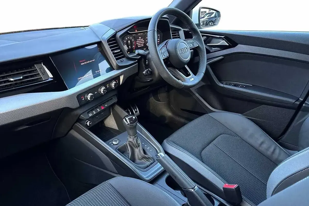 Used Audi A1 S-Line 150 HP (110 kW) 2025 Glacier white metallic SUV