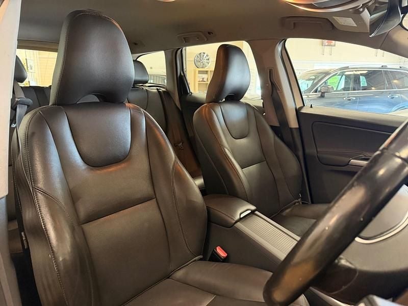 Usado Volvo XC60 SE Lux 2016 Prateado SUV