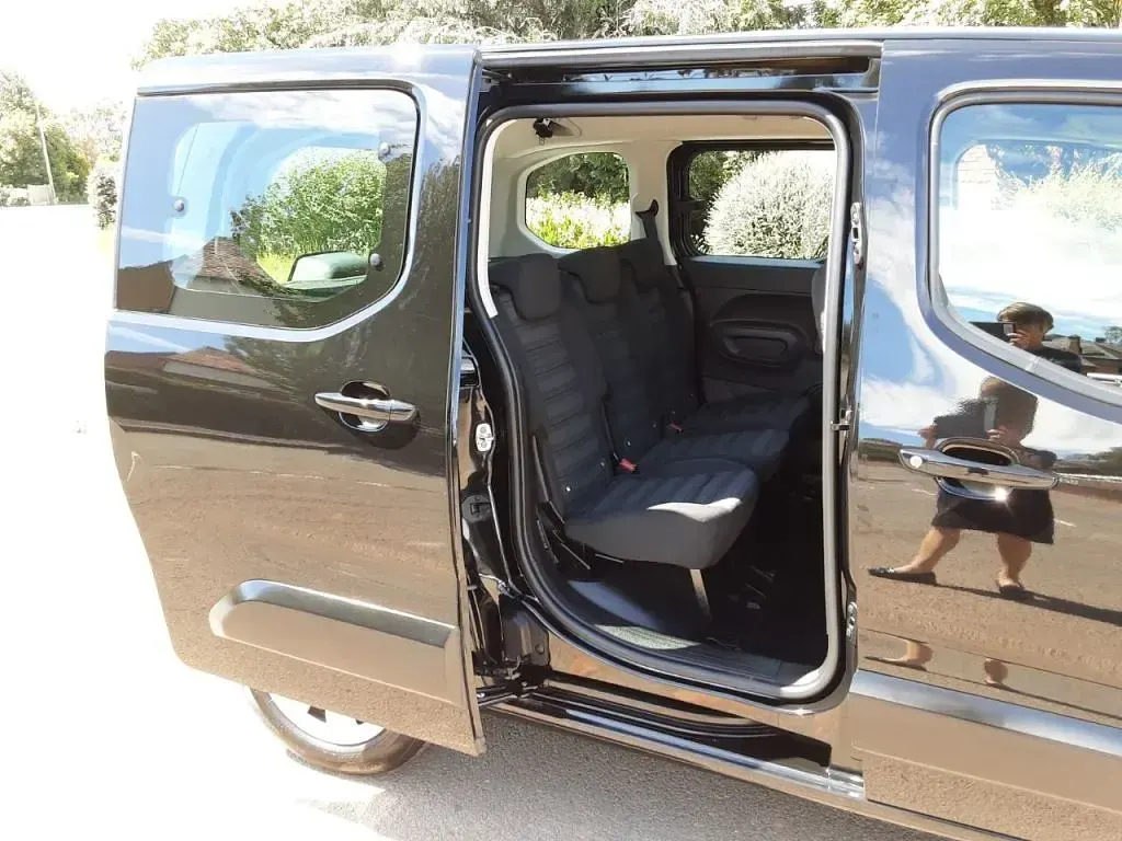 Used Vauxhall Combo 130 HP (95 kW) 2020 Black MPV