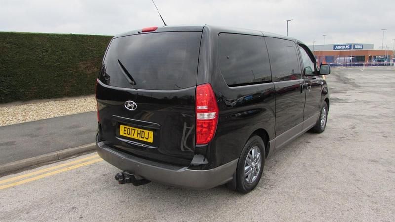 Used Hyundai I800 SE 168 HP (123 kW) 2017 Black MPV