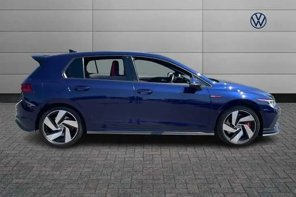 Used VW Golf VII GTI Clubsport 300 HP (220 kW) 2021 Blue Hatchback