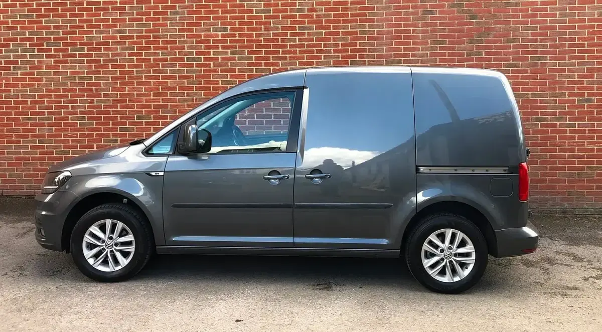 Used VW Caddy Highline 102 HP (75 kW) 2019 Grey MPV