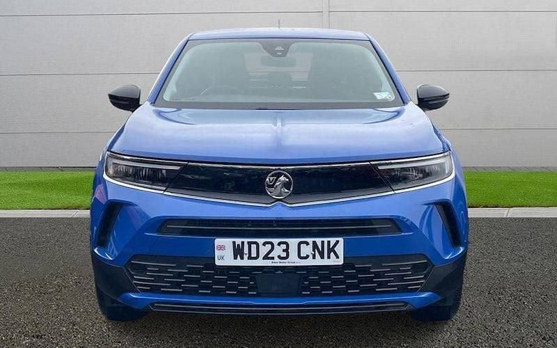 Second-hand Vauxhall Mokka Design Edition 101 CP (74 kW) 2023 Albastru SUV
