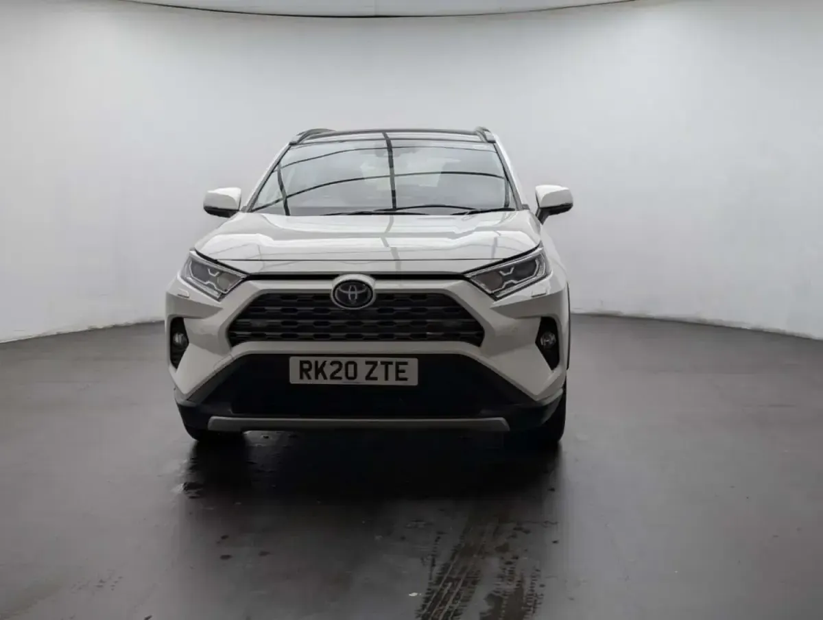 Second-hand Toyota RAV4 Hybrid 222 CP (163 kW) 2020 Alb SUV