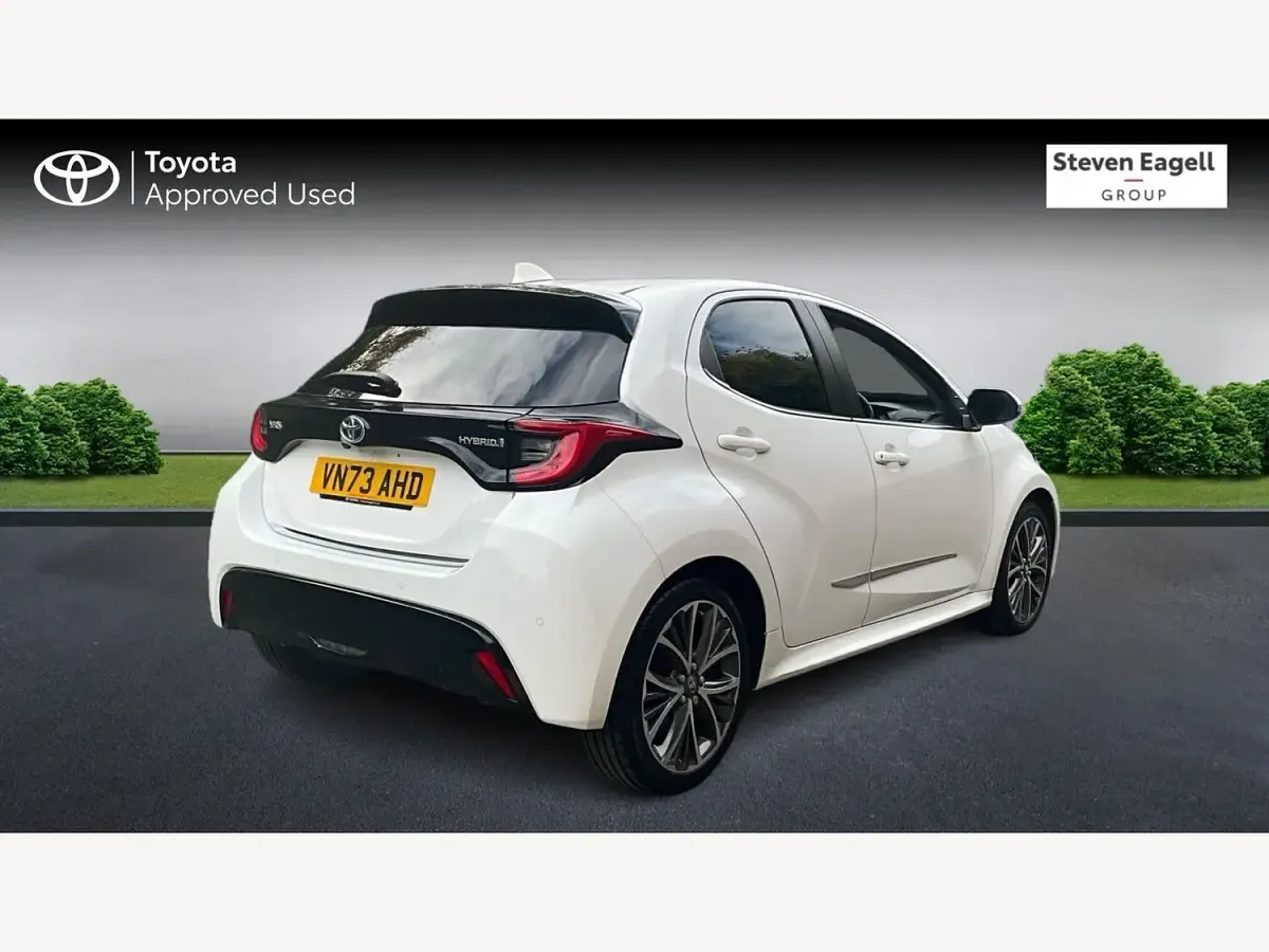 Used Toyota Yaris 2023 White Hatchback