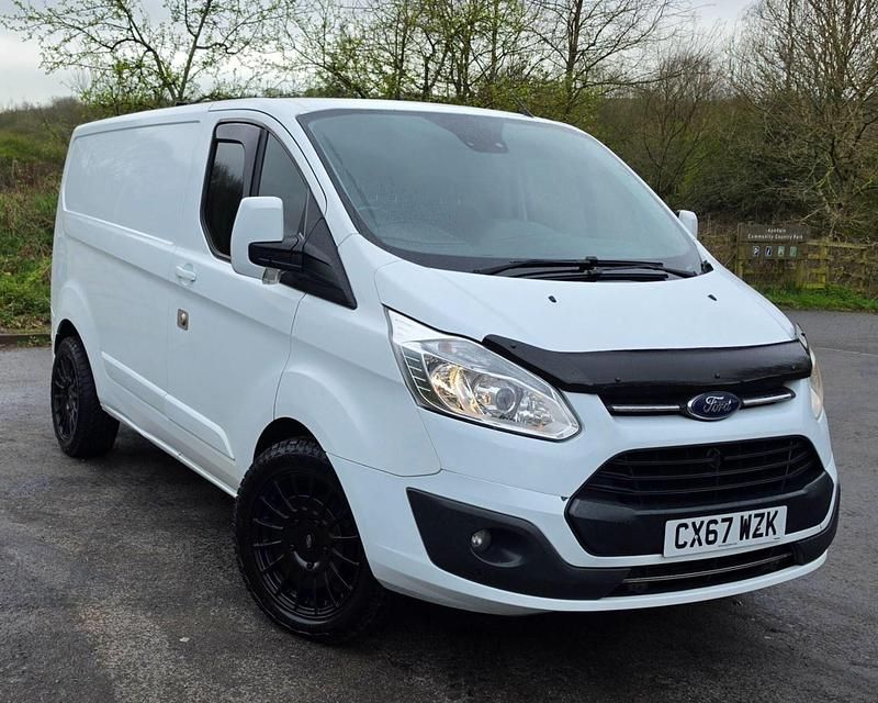 Used Ford Transit Custom Limited 130 HP (95 kW) 2017 White Van