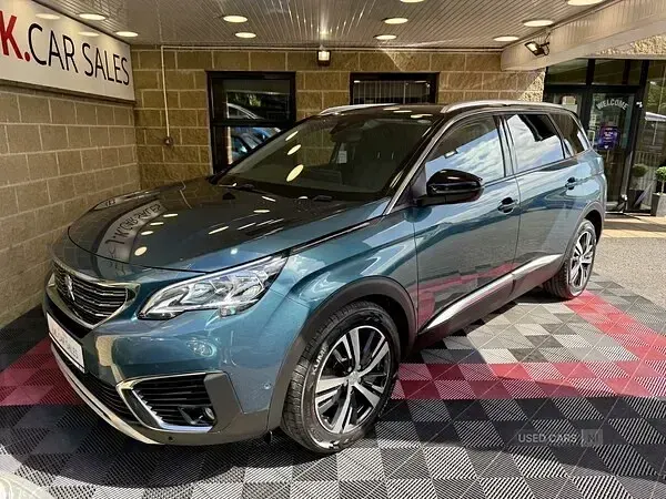 Used Peugeot 5008 Allure 118 HP (86 kW) 2017 Green Hatchback