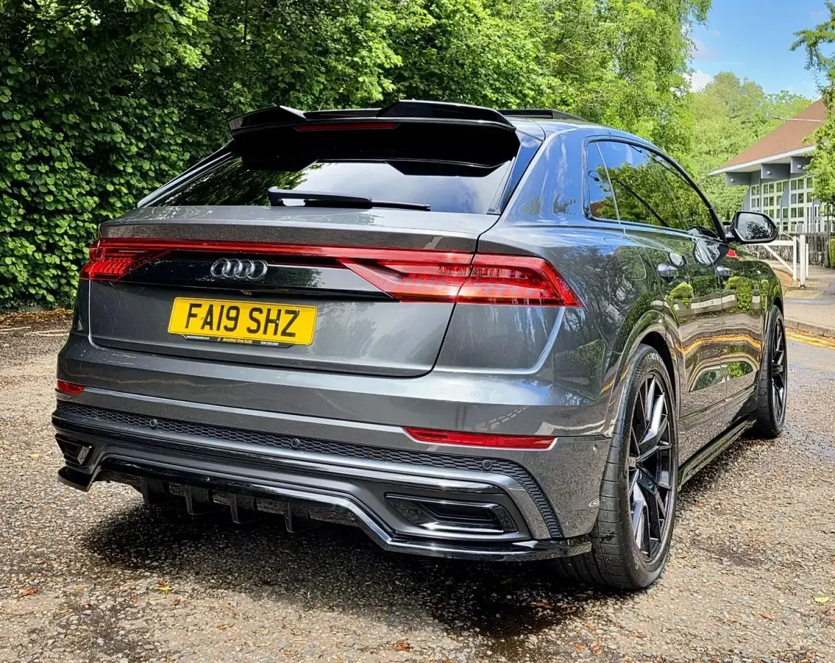 Used Audi Q8 Advanced 286 HP (210 kW) 2019 Grey SUV