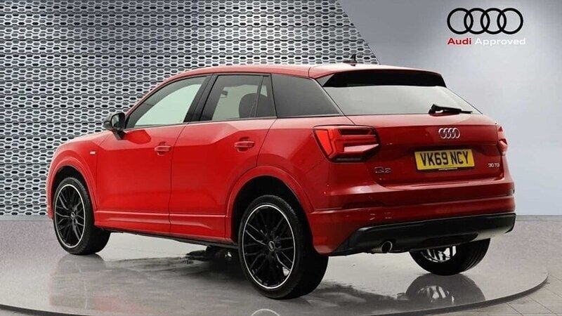 Used Audi Q2 Black Edition 114 HP (83 kW) 2019 Red SUV