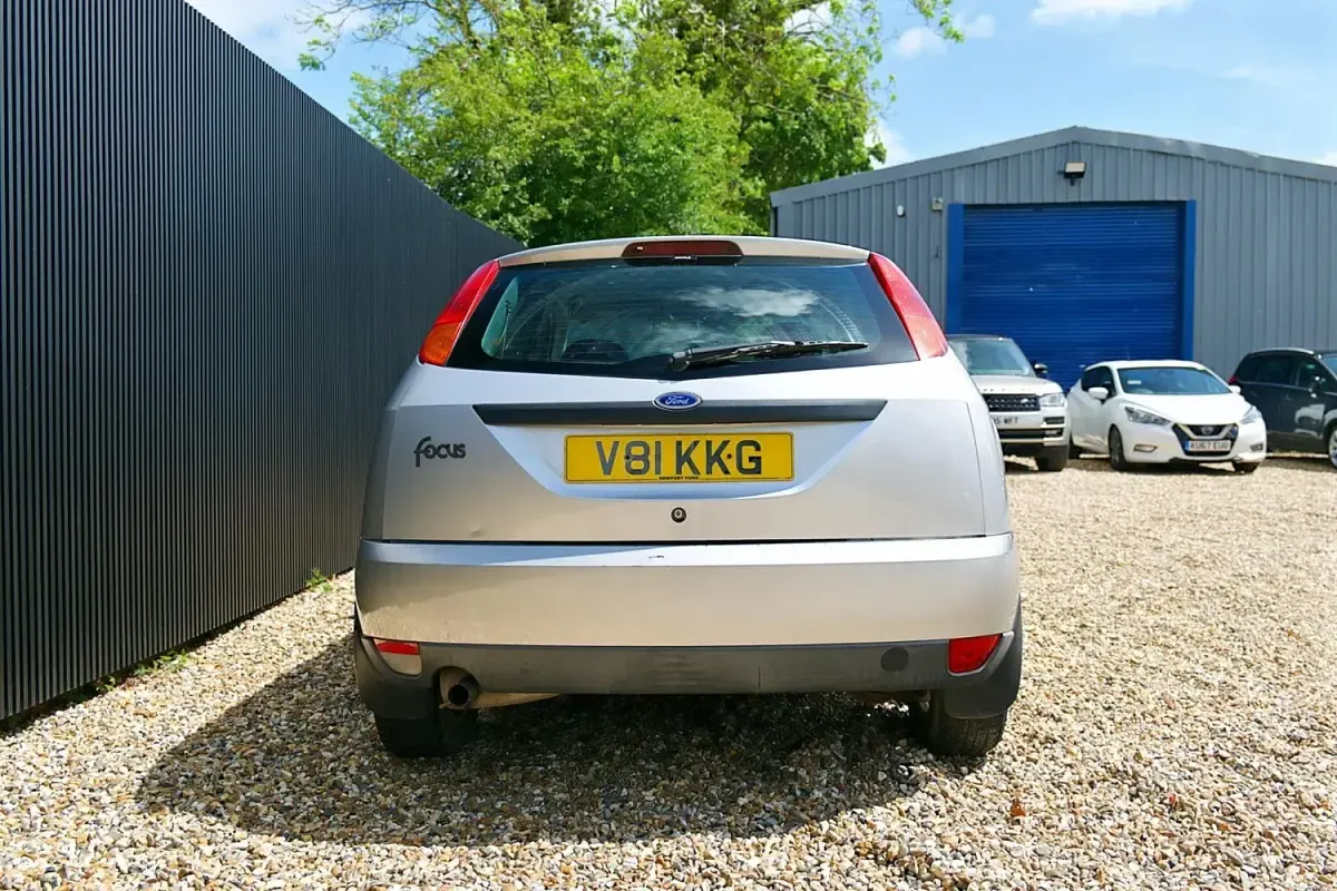 Used Ford Focus Zetec 100 HP (73 kW) 1999 Silver Hatchback