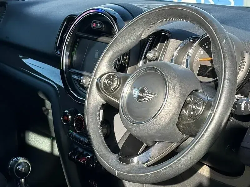 Używany Mini Cooper D 150 KM (110 kW) 2017 Czarny Hatchback
