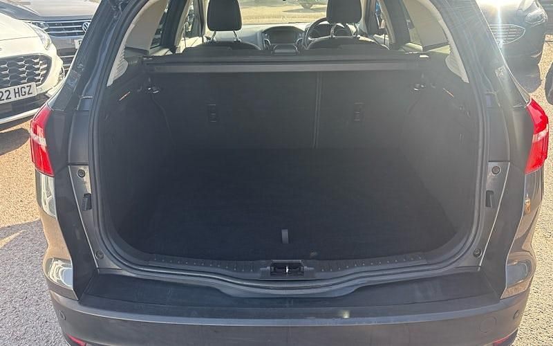 Used Ford Focus Zetec 125 HP (91 kW) 2017 Grey Estate