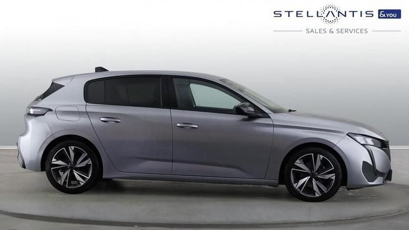Used Peugeot 308 Allure 129 HP (94 kW) 2022 Grey Hatchback