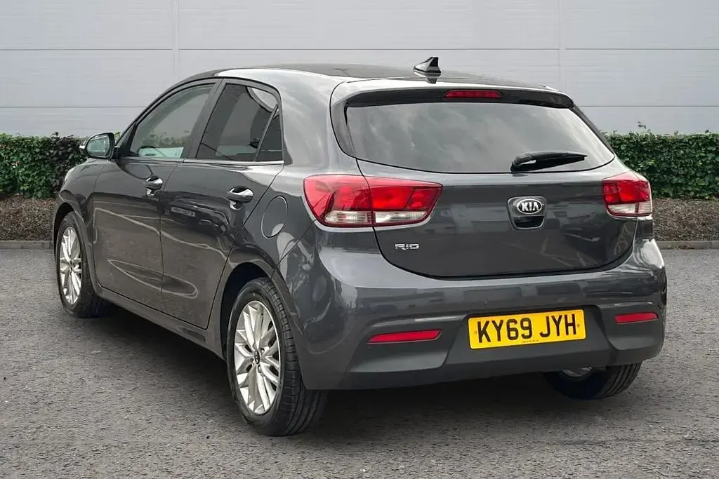 Used Kia Rio 100 HP (73 kW) 2019 Hatchback