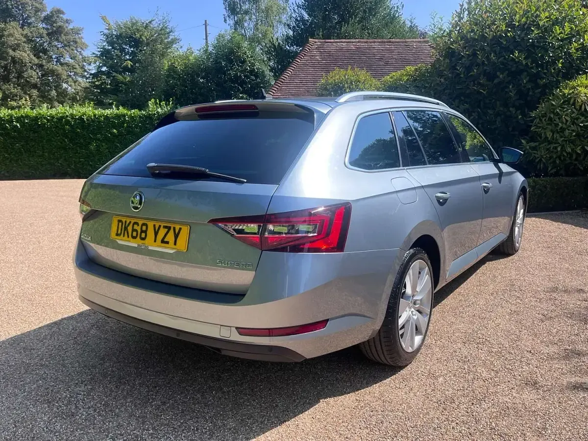Used Skoda Superb SE L Executive 150 HP (110 kW) 2018 Grey Estate