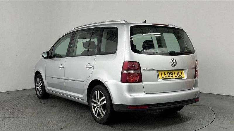 Used VW Touran SE 105 HP (77 kW) 2009 Silver MPV