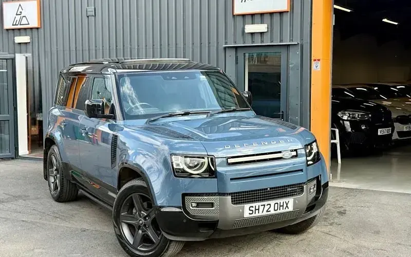 Used Land Rover Defender Dynamic 250 HP (183 kW) 2022 Blue SUV