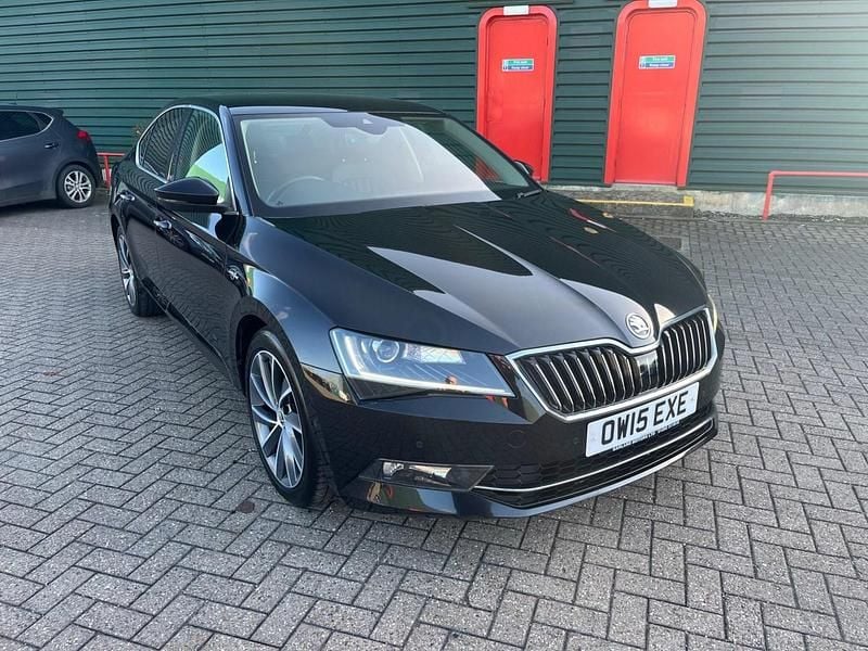 Used Skoda Superb LAURIN & KLEMENT 190 HP (139 kW) 2015 Black Hatchback