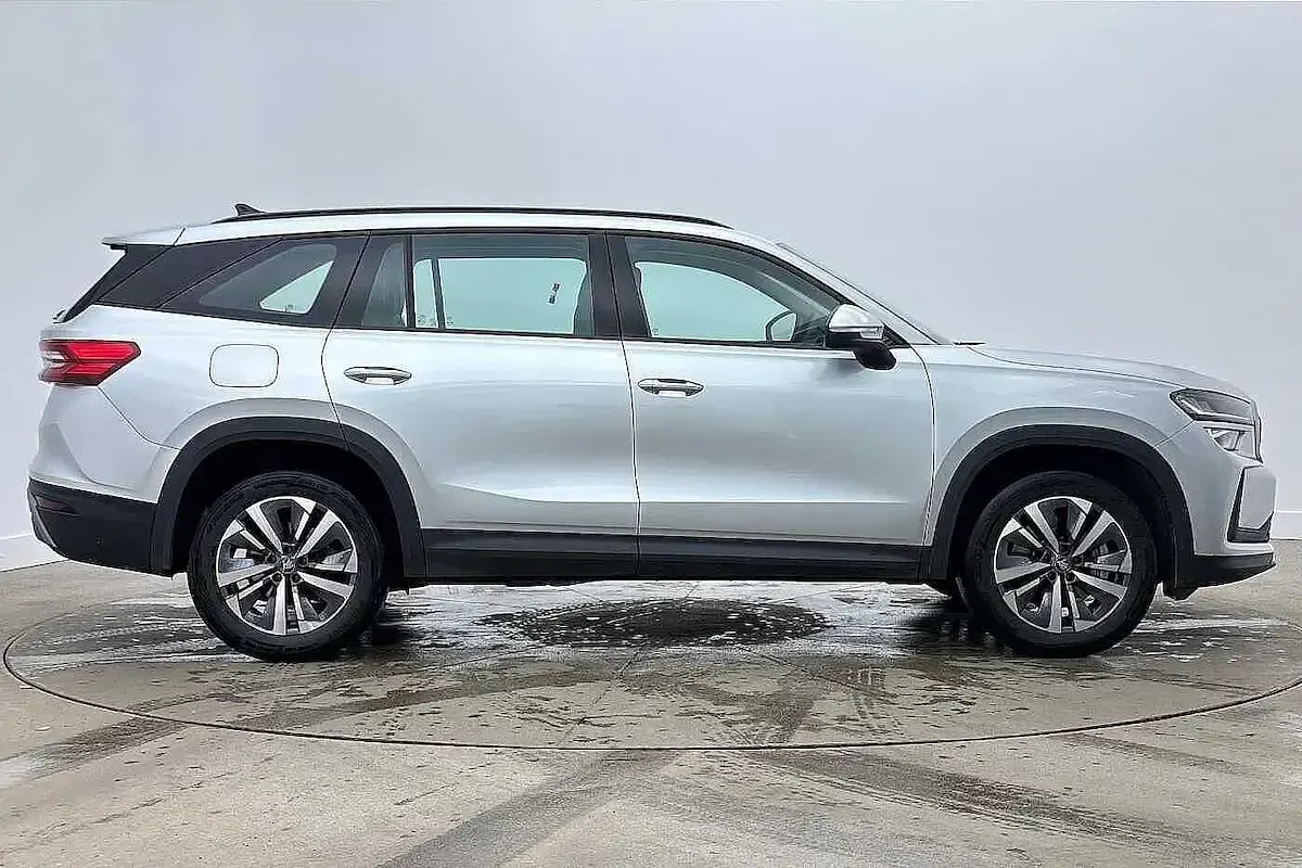 Used Skoda Kodiaq SE 150 HP (110 kW) 2025 Brilliant silver metallic SUV