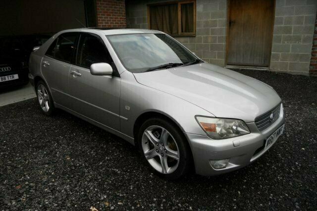 Used Lexus IS200 153 HP (112 kW) 2000 Sedan