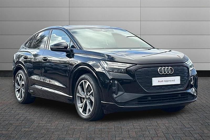 Used Audi Q4 e-tron Comfort 150 kW (204 HP) 2022 Mythos black SUV