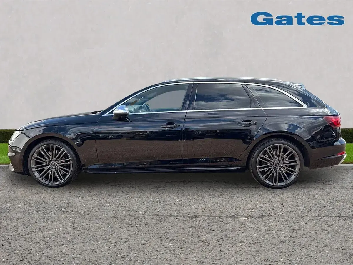 Used Audi A4 Comfort 2018 Black Estate