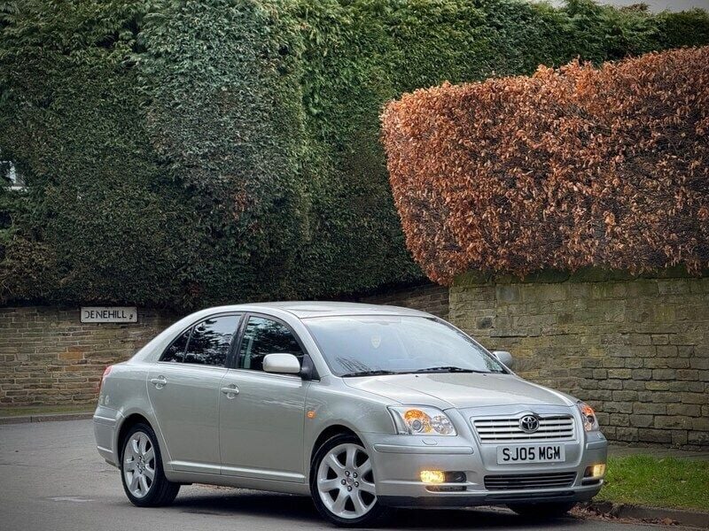 Grey Used 2015 Toyota Avensis T3 Hatchback | £3,999 - Image 1/4