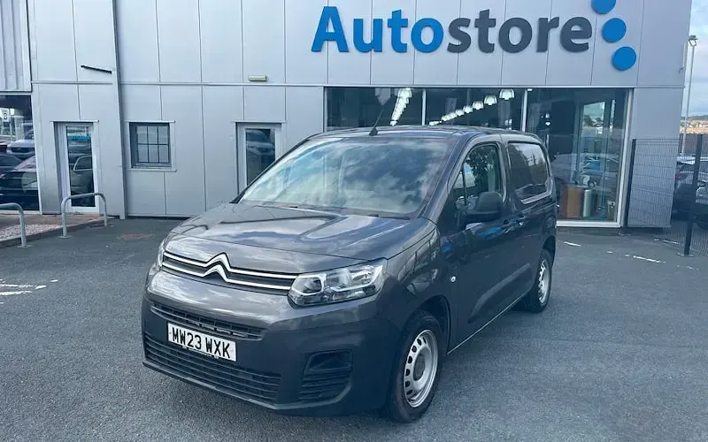 Used Citroën Berlingo 102 HP (75 kW) 2023 MPV