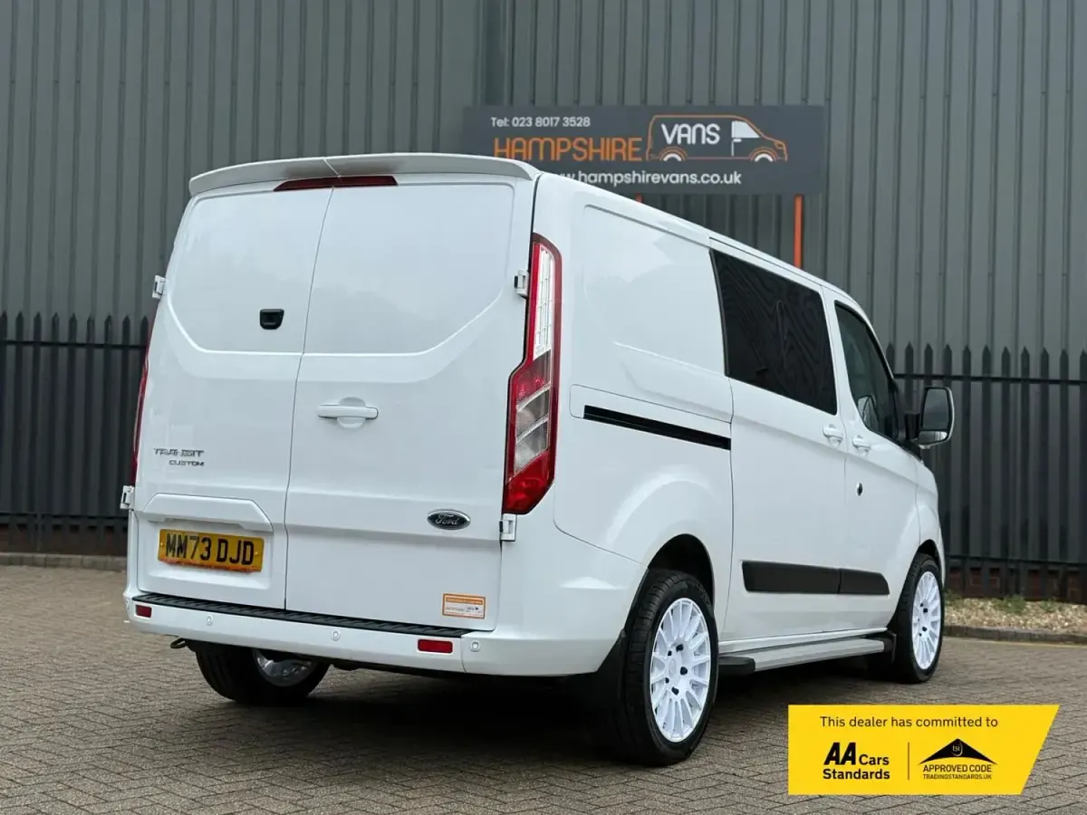 Używany Ford Transit Custom Limited 130 KM (95 kW) 2023 Biały Van