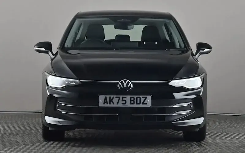 Second-hand VW Golf VIII Style 150 CP (110 kW) 2025 Negru Hatchback