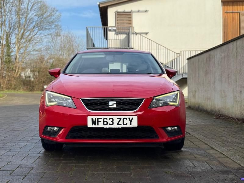 Used Seat Leon SE 105 HP (77 kW) 2013 Red Hatchback