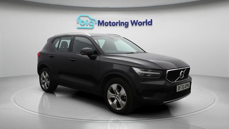 Black Used 2021 Volvo XC40 Momentum SUV | £21,300 (Good price) - Image 1/4