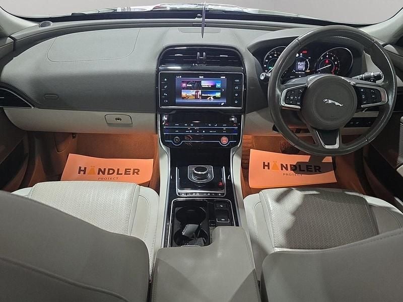 Used Jaguar XE Ingenium 200 HP (147 kW) 2017 Black Sedan