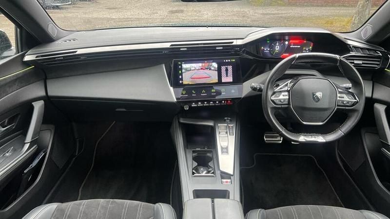 Used Peugeot 308 GT 129 HP (94 kW) 2022 Green Hatchback