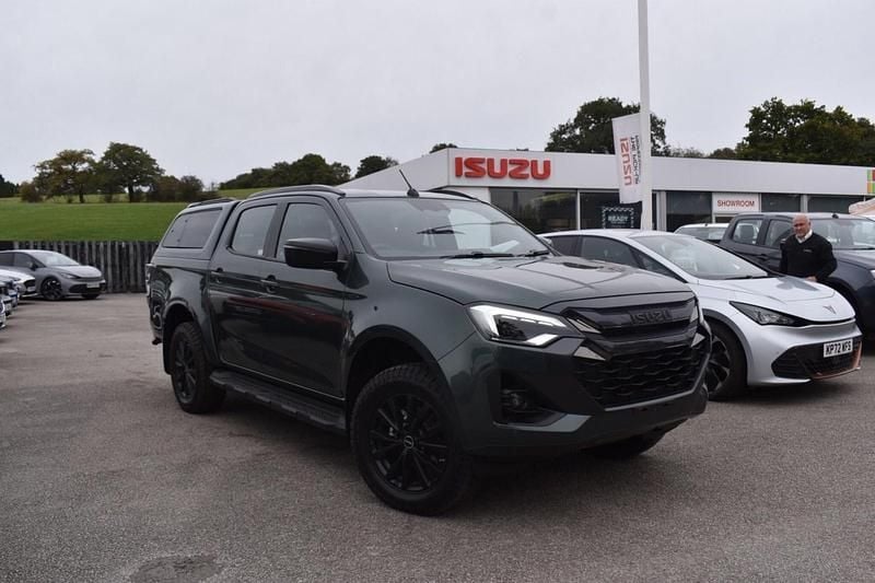 Green New 2025 Isuzu D-Max Pickup | £47,482 - Image 1/3