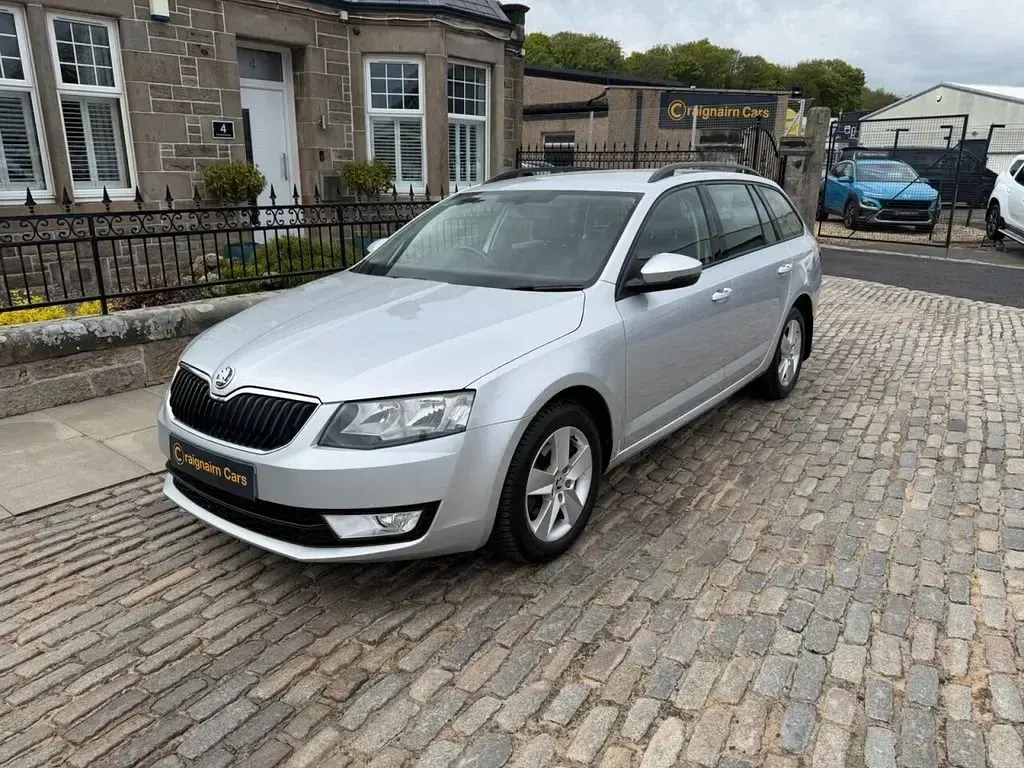 Używany Skoda Octavia SE 150 KM (110 kW) 2017 Srebrny Kombi