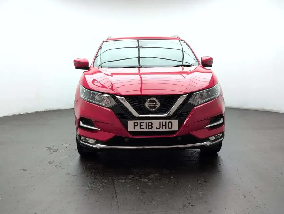 Used Nissan Qashqai N-Connecta 115 HP (84 kW) 2018 Red SUV